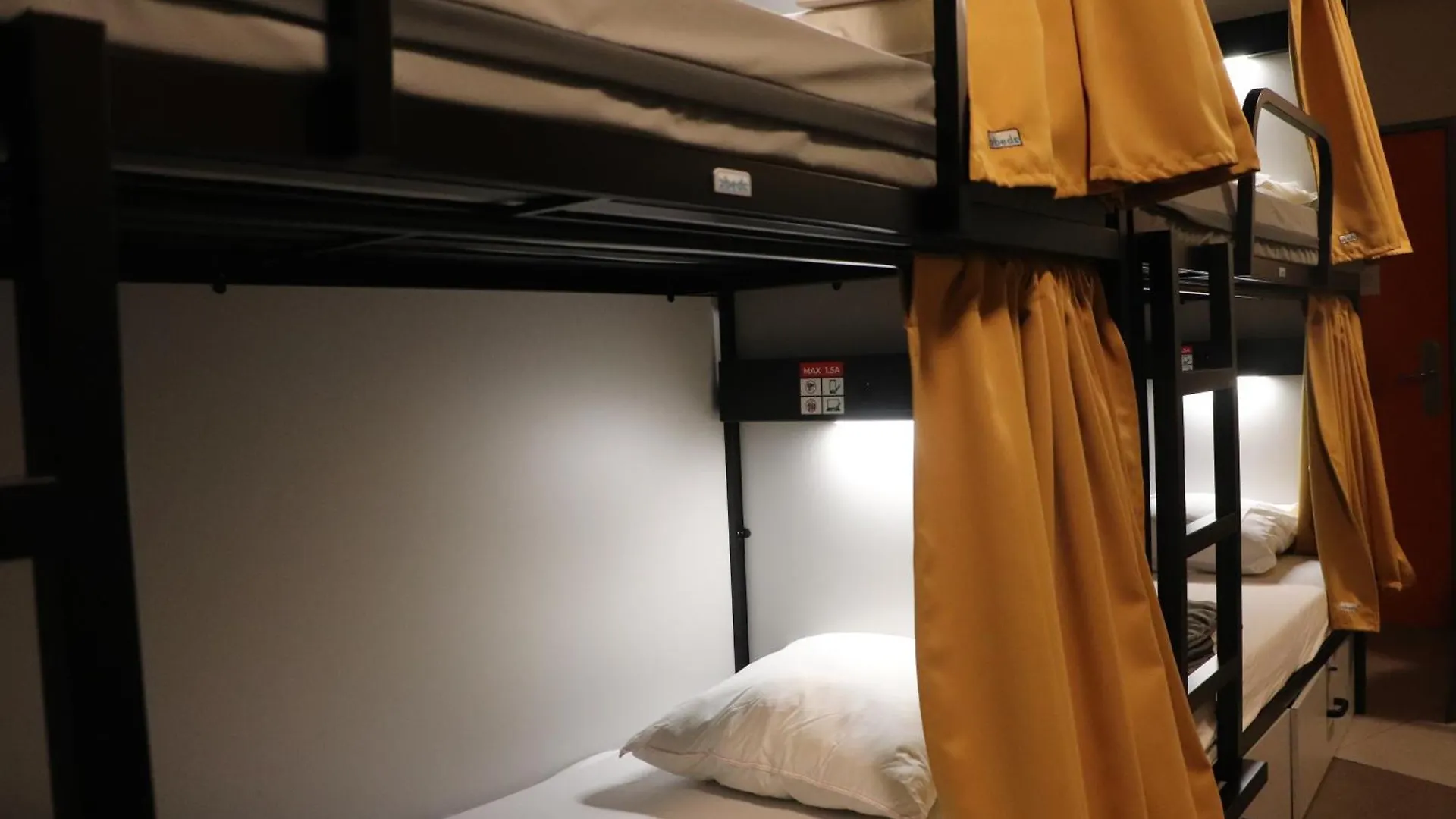 Hi Jacques Brel Hostel