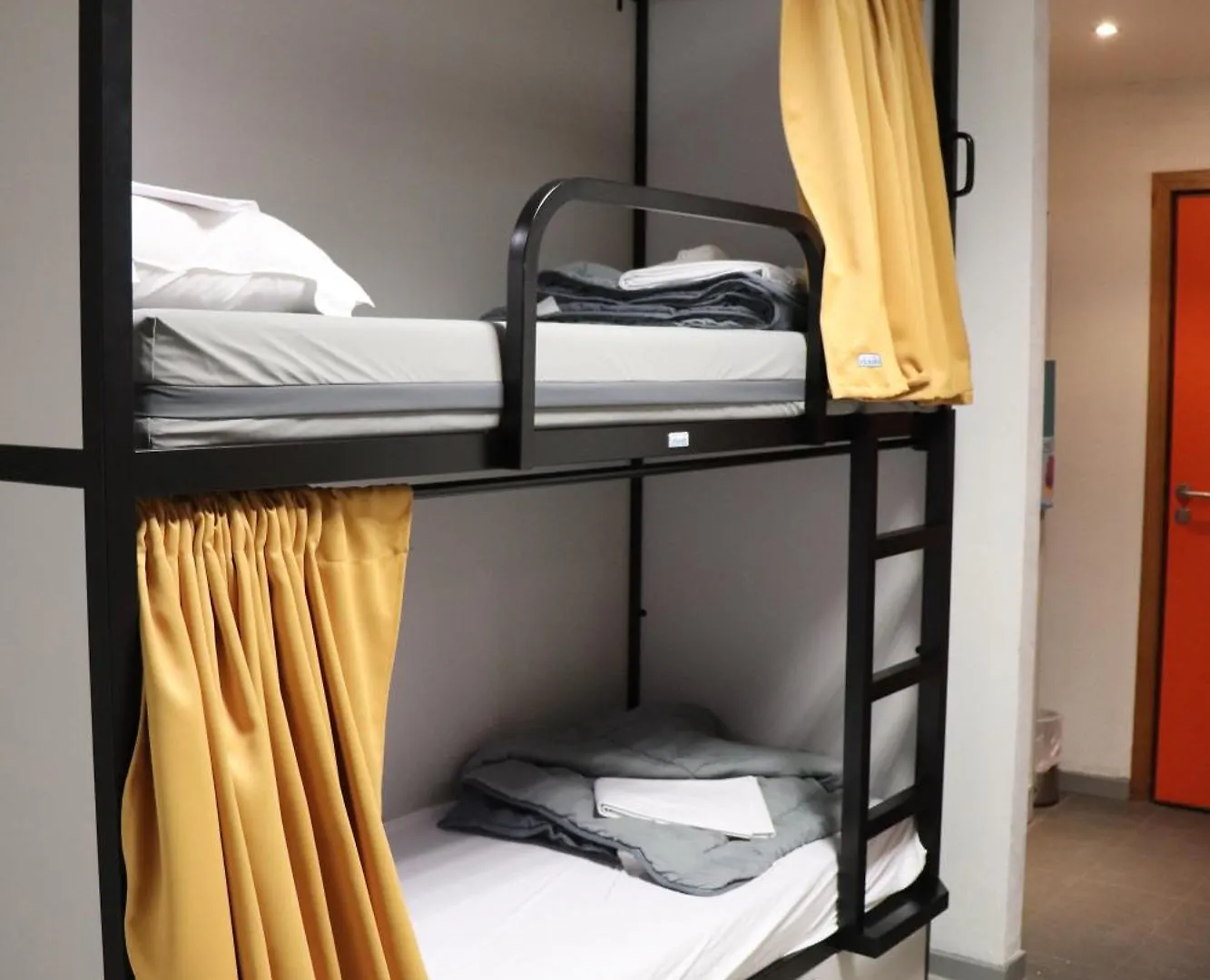 Hi Jacques Brel Hostel